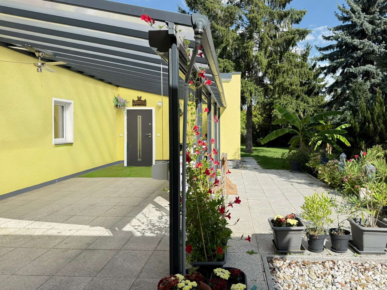 Überdachte Terrasse 