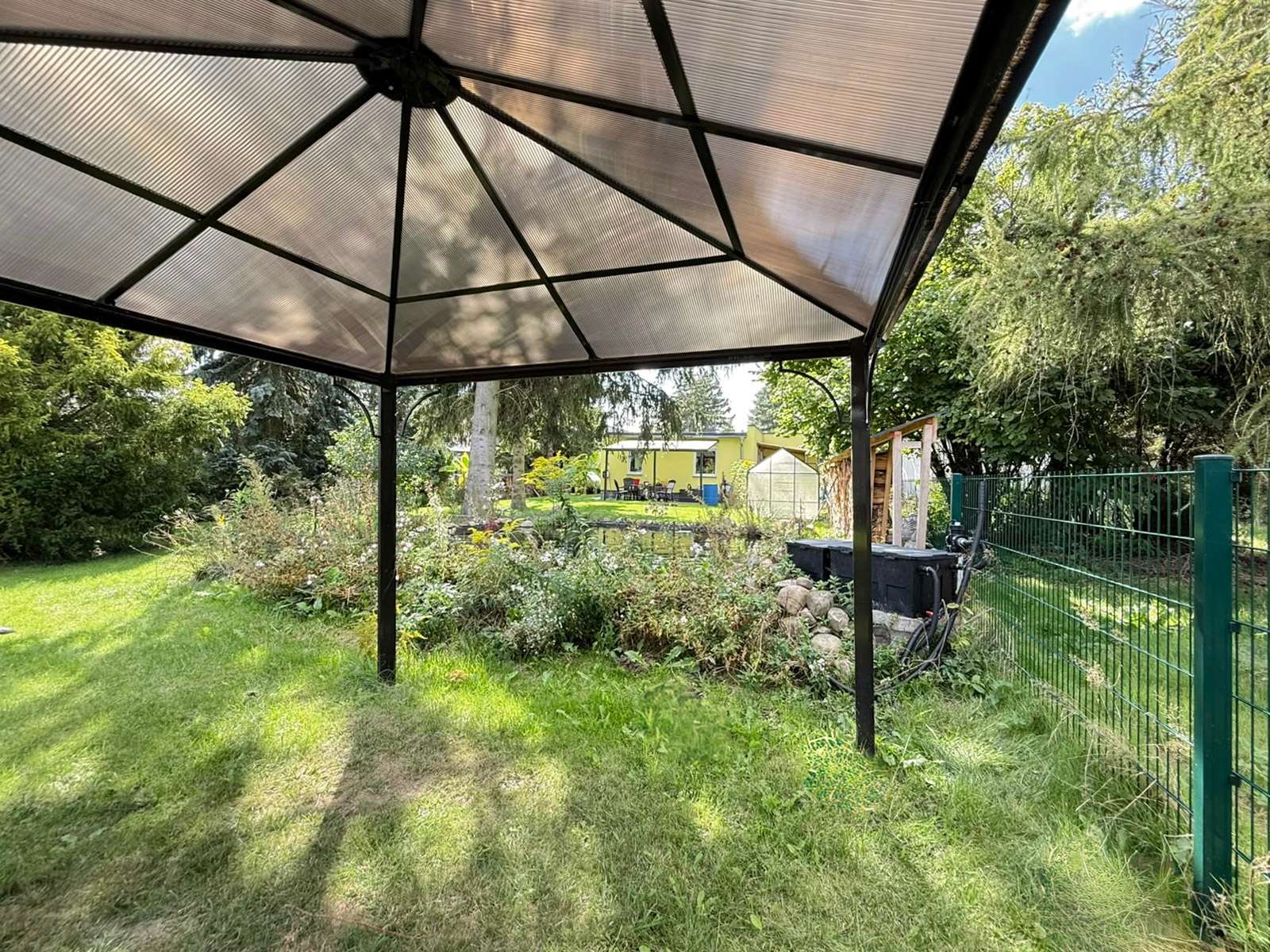 Überdachung im Garten