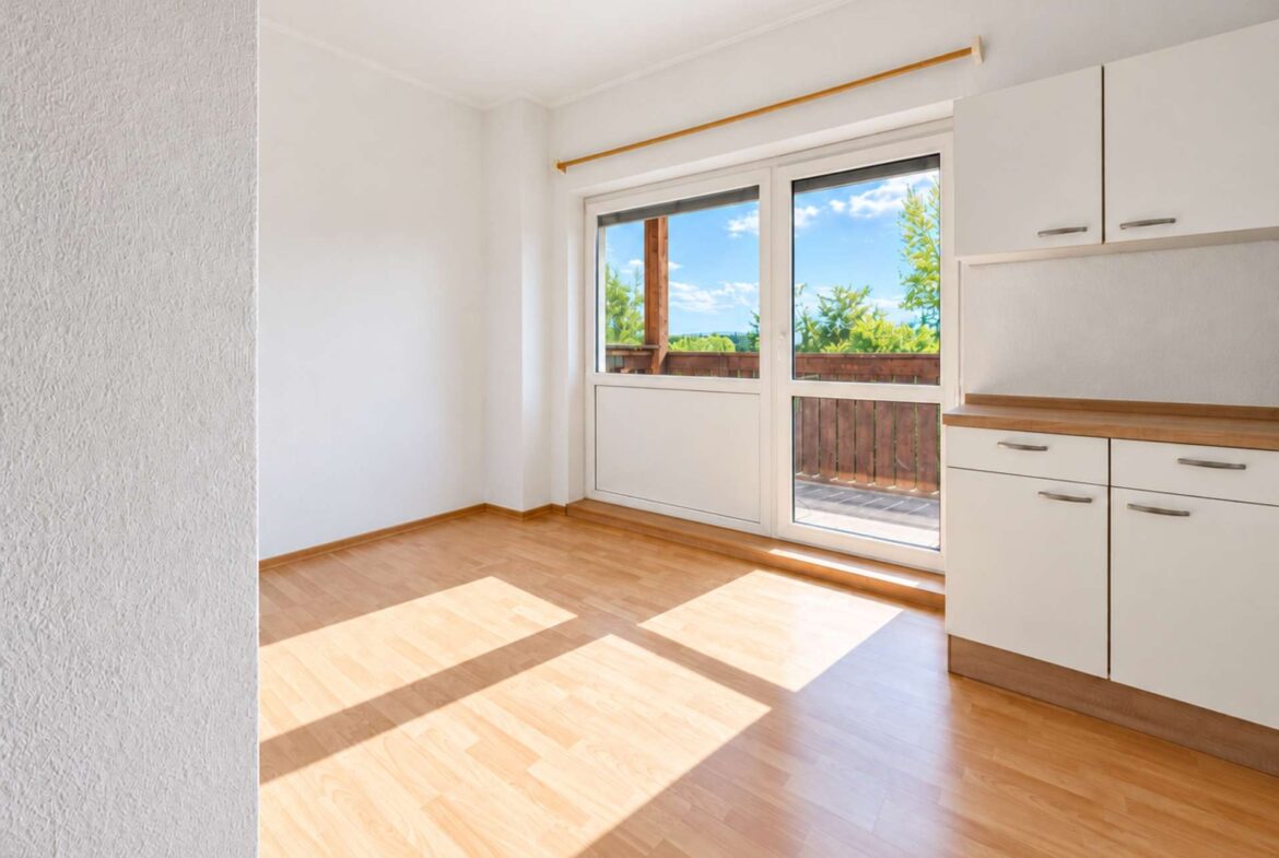 Küche mit Balkon