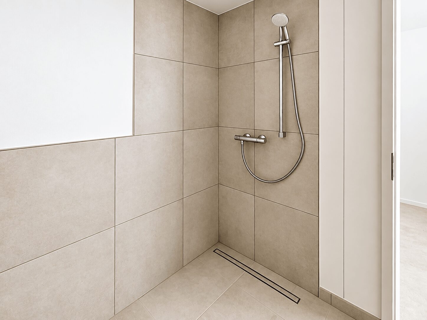 Badezimmer mit Dusche