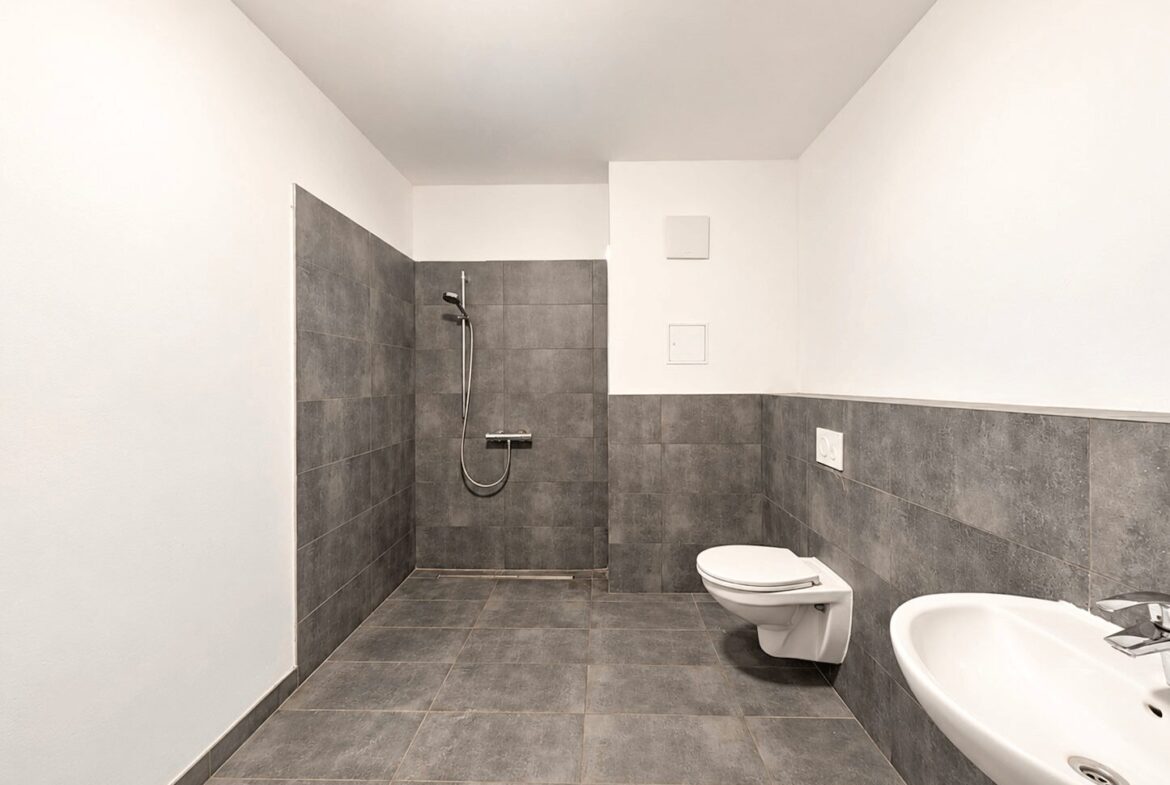 Modernes Badezimmer