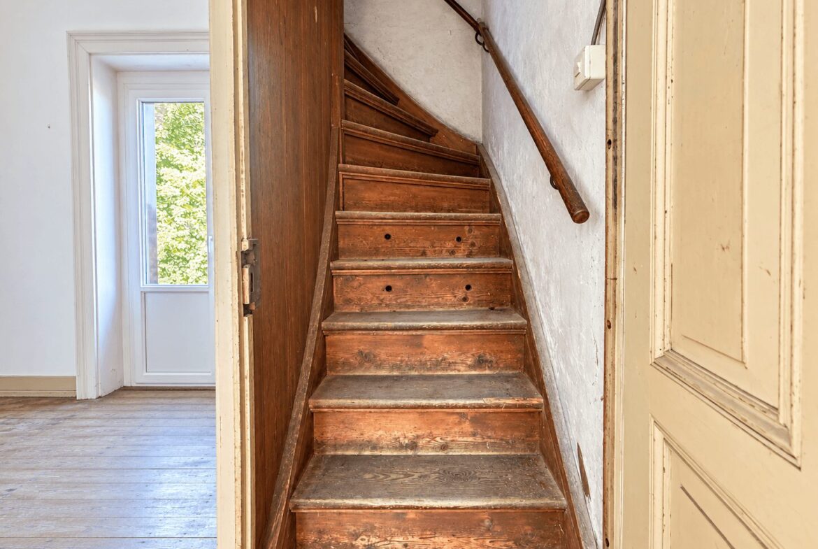 Treppe ins Dach