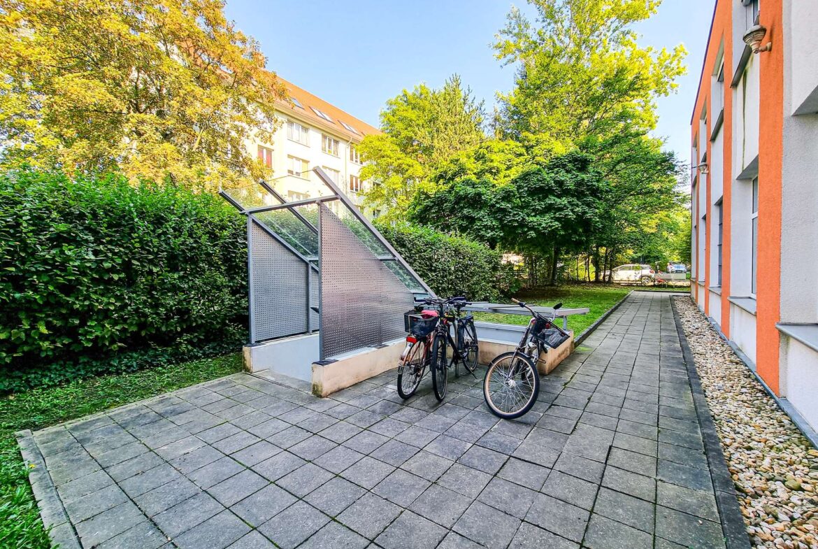 Fahrradstellplätze im Hof