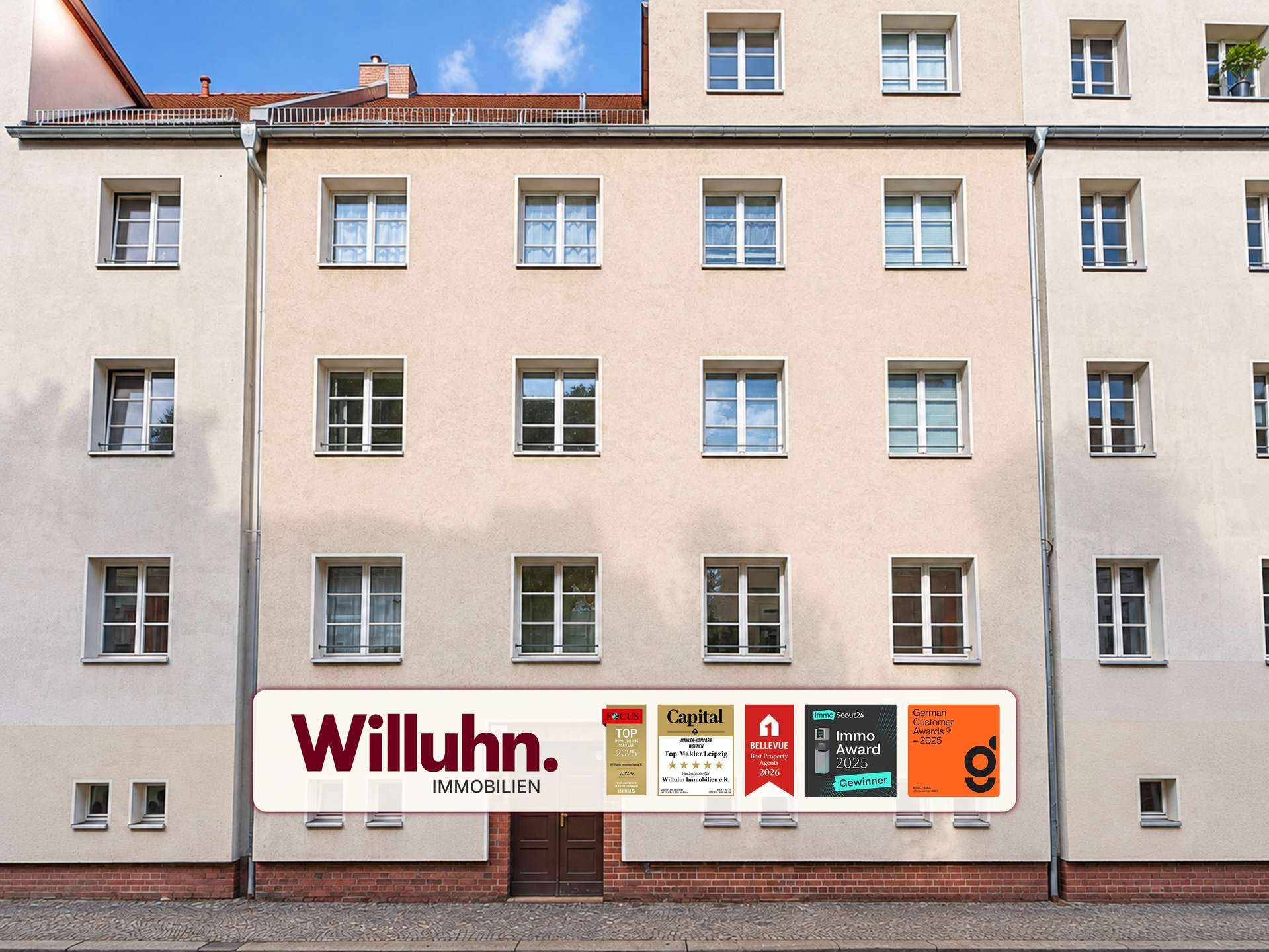 9-Symmetrische Fassade mit Eingang Nummer 2-cover